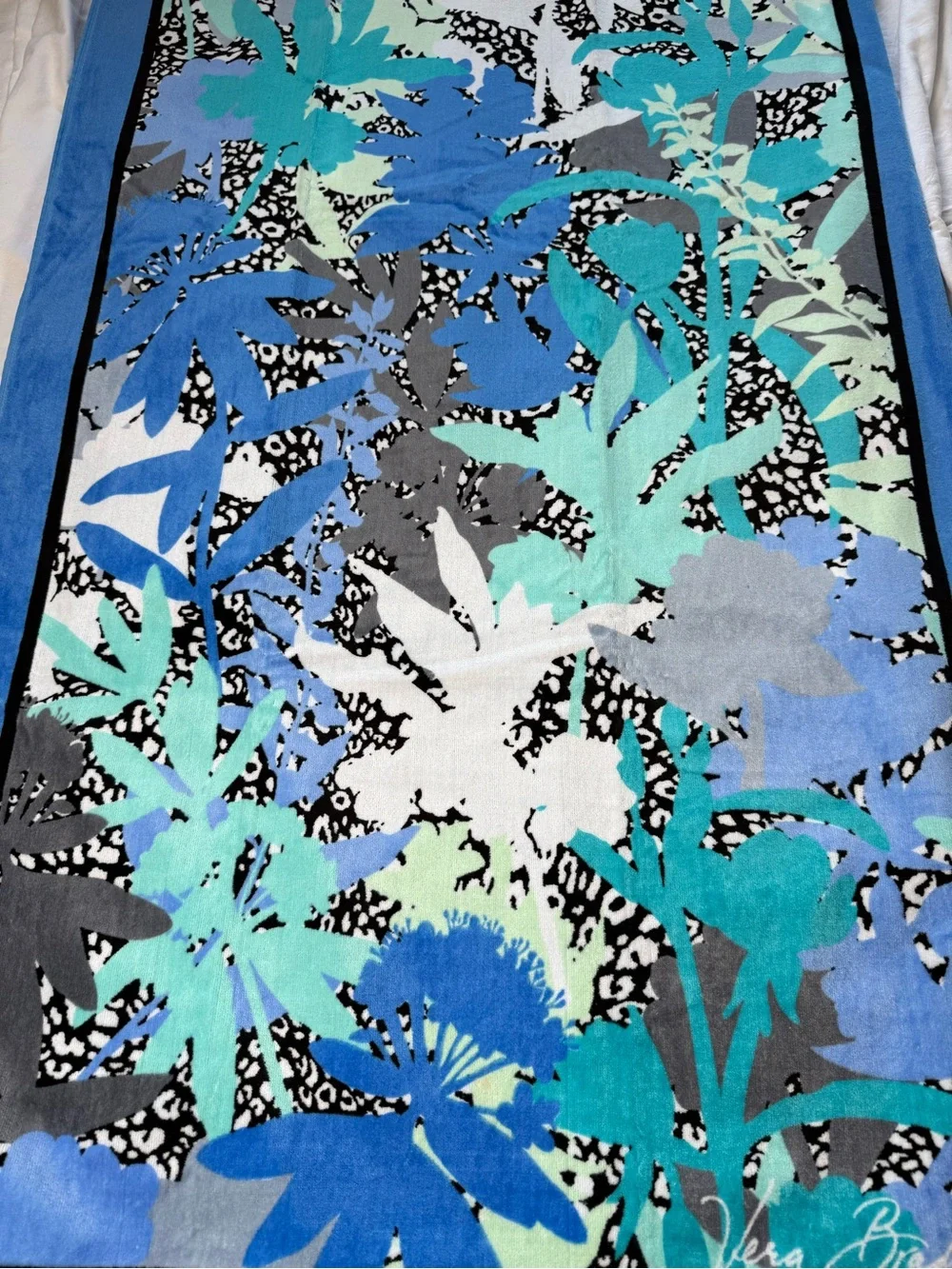 NWT Vera Bradley Camofloral Cheetah Beach Towel Retired Pattern